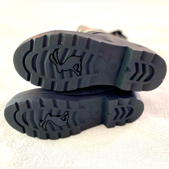 Joules Kids Welly Rain Boots - Only 2 Pairs Remaining in Union Jack! - Picture 5 of 12